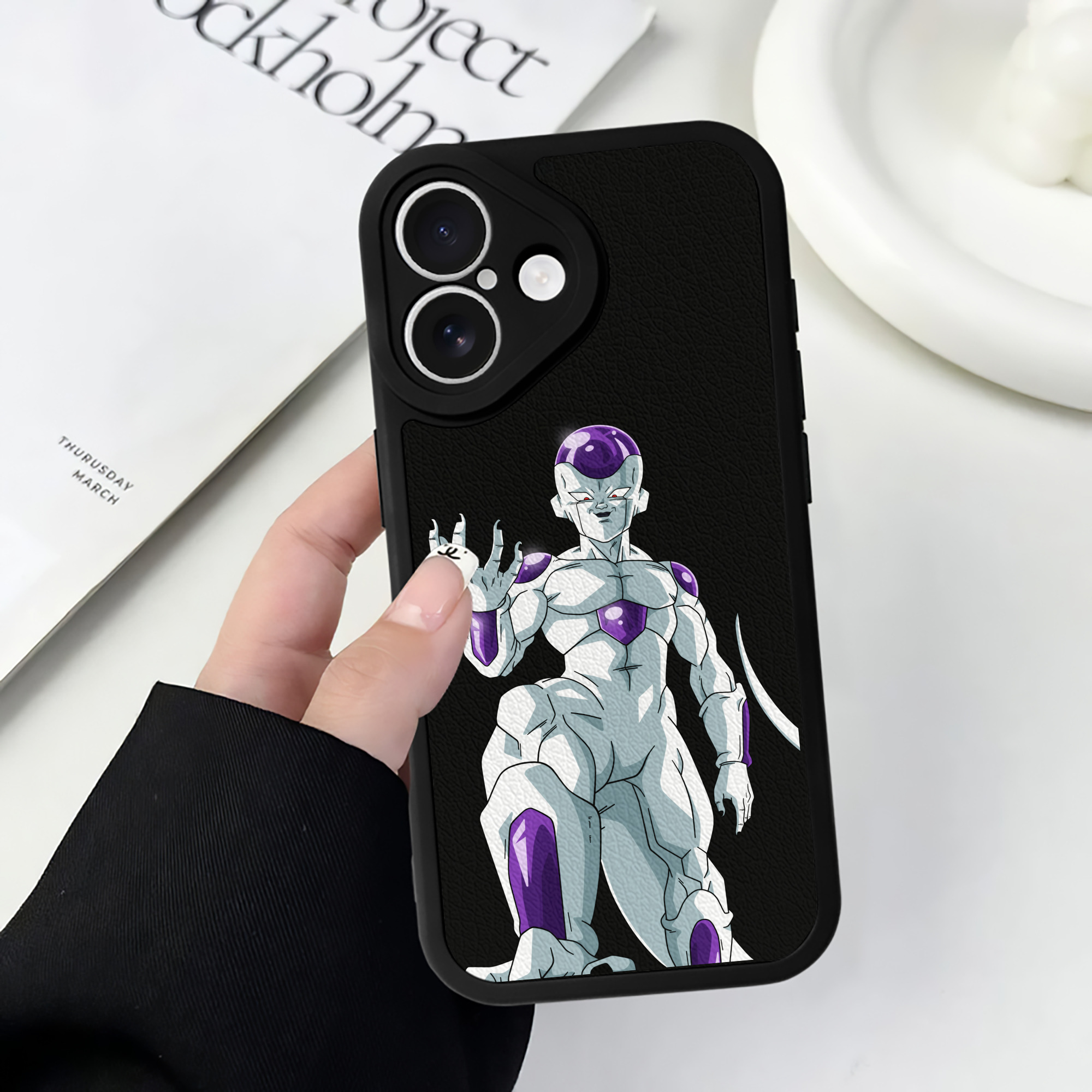 （画像用） ドラゴンボール フリーザ DRAGON BALL Frieza 【iPhone 16シリーズ対応】シリコンスマホケース（レザー調） 材質：シリコン